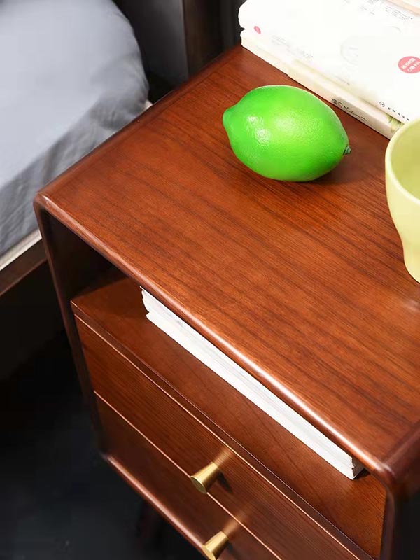 床头柜